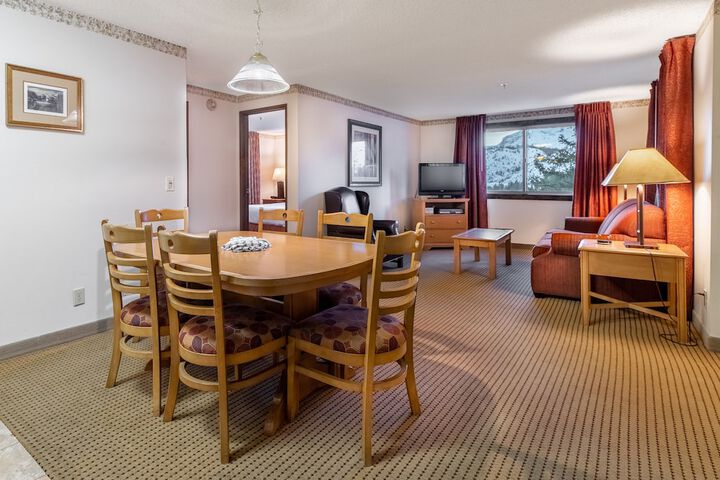 Room 32 of 48