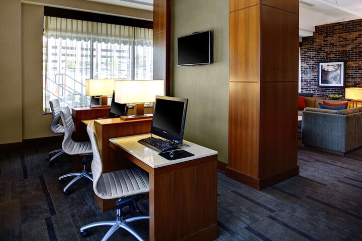 Hyatt Place Columbia / Downtown/The Vista