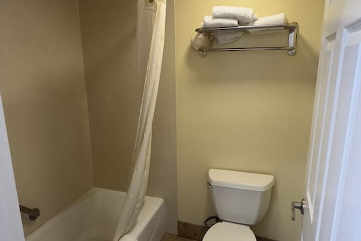 Garden Inn & Suites