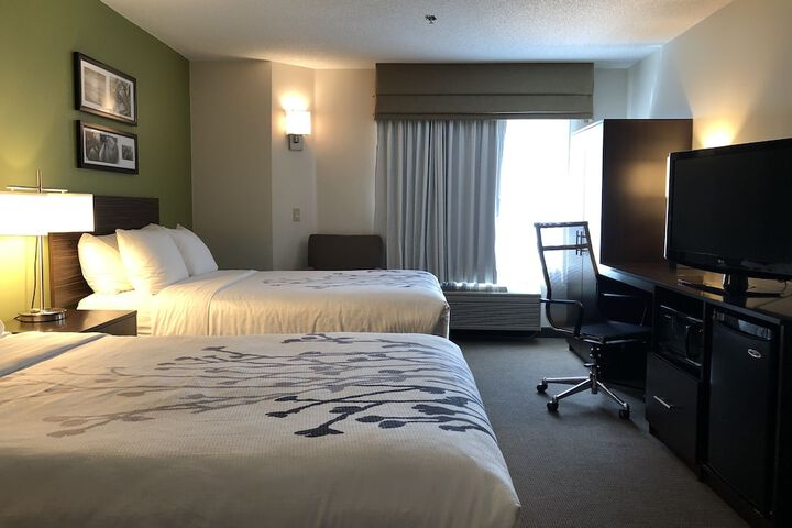 Room 33 of 72