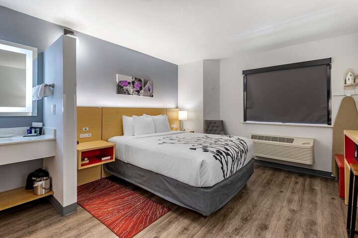 Room 19 of 36