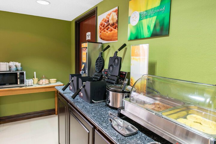 Quality Inn & Suites Anderson I-69