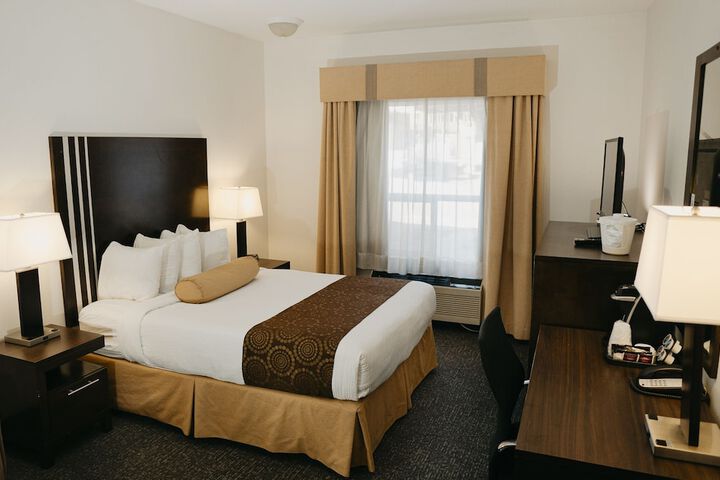 Room 33 of 42
