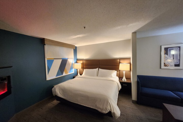 Room 61 of 82