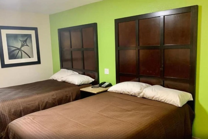 Room 7 of 11