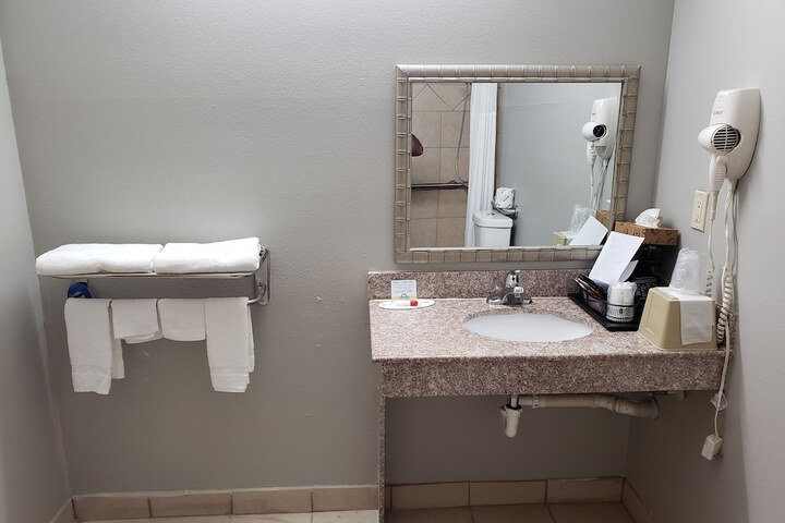 Room 14 of 40