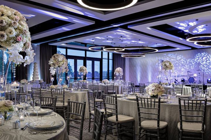 Ballroom/Hall 84 of 97