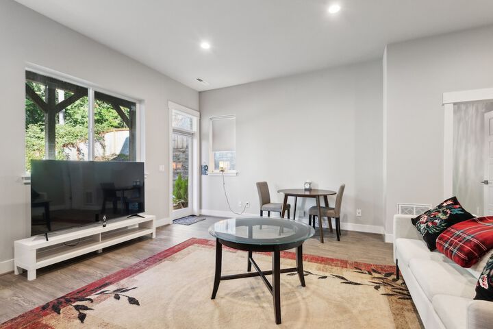 Cozy 1br Retreat in Sammamish 1 Bedroom Apts