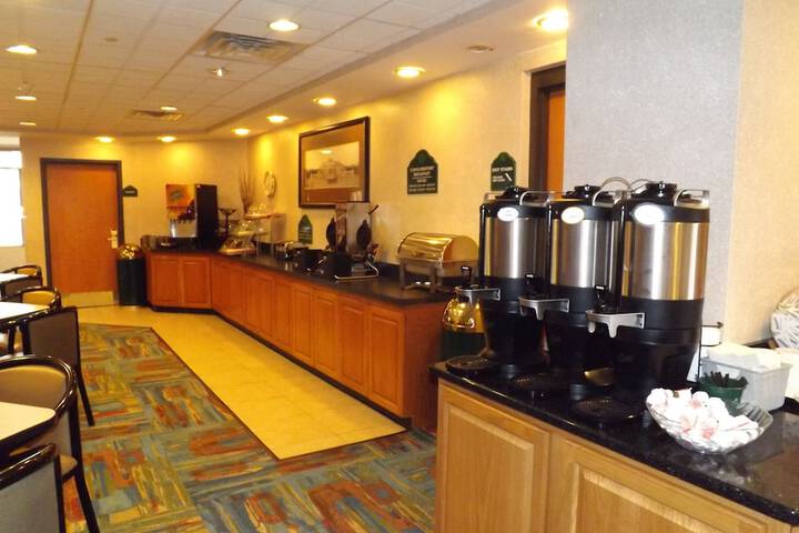 Breakfast/Coffee Service 70 of 78