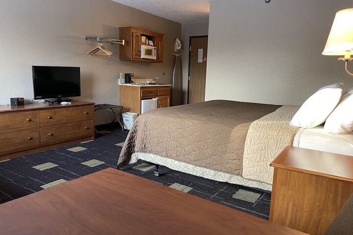 Room 33 of 50