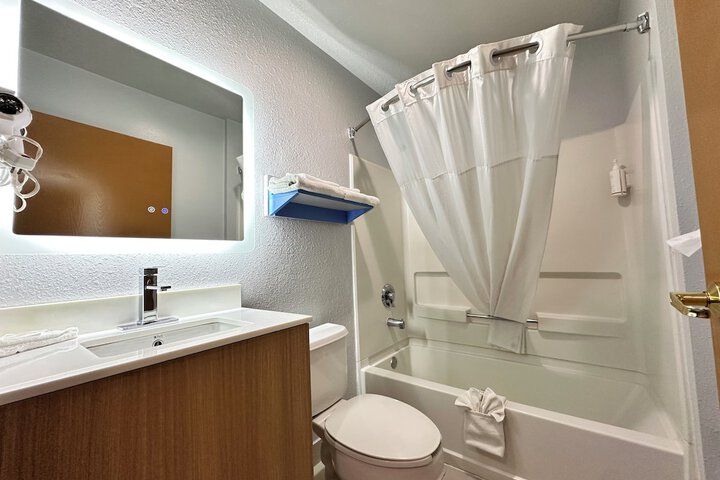Room 20 of 35