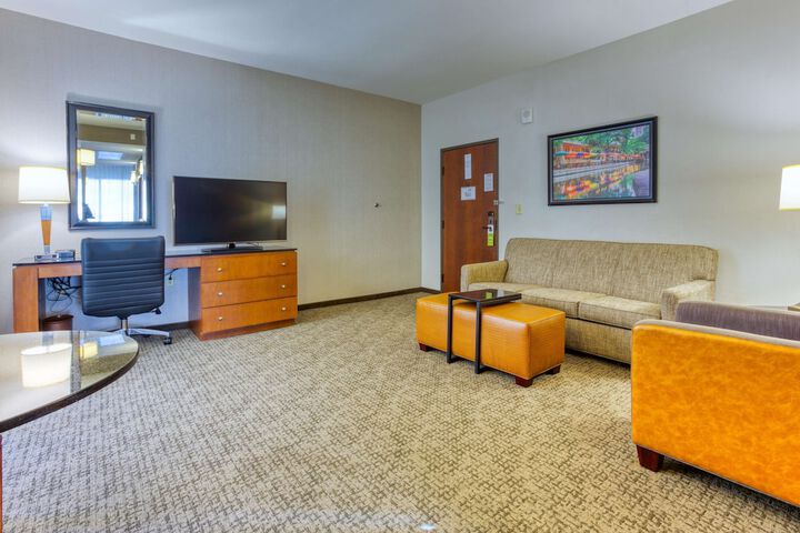 Room 110 of 168