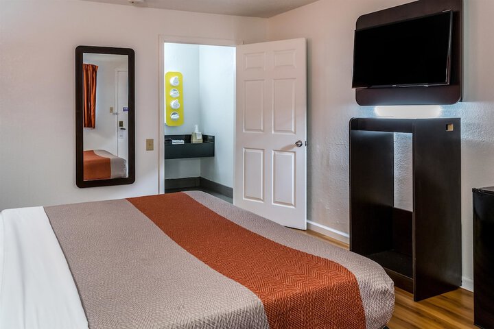Room 25 of 30