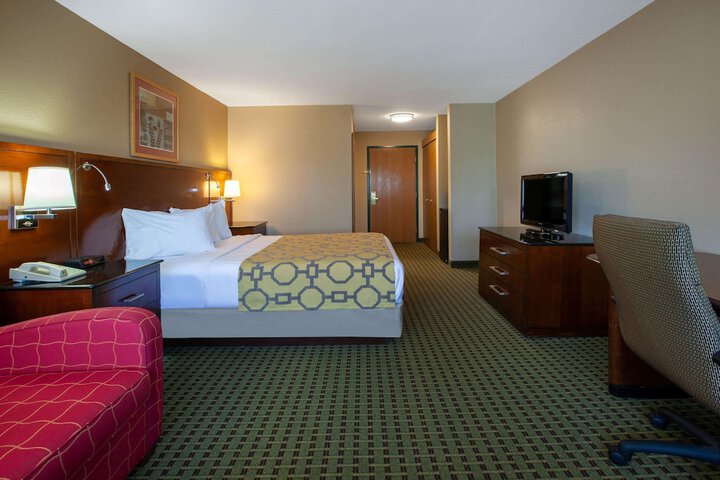 Room 9 of 26