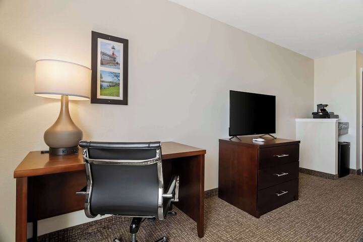 Room 28 of 41