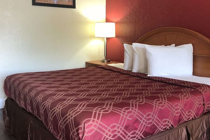 Room 21 of 28
