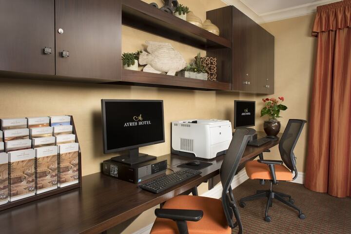 Business Center 32 of 32