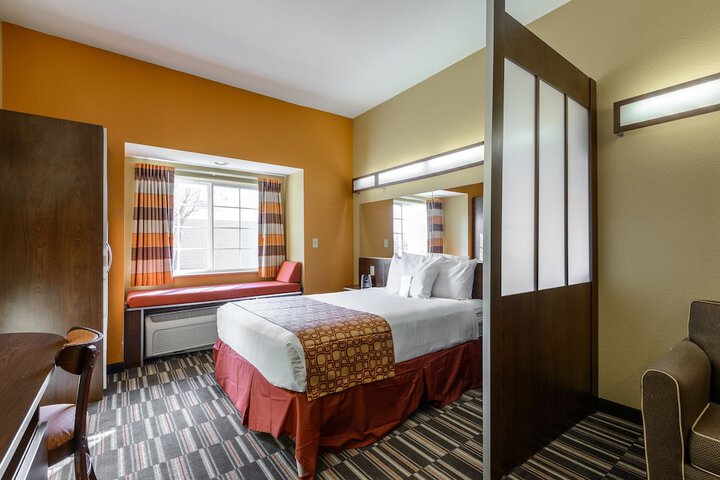 Microtel Inn & Suites by Wyndham Greenville / University Medic