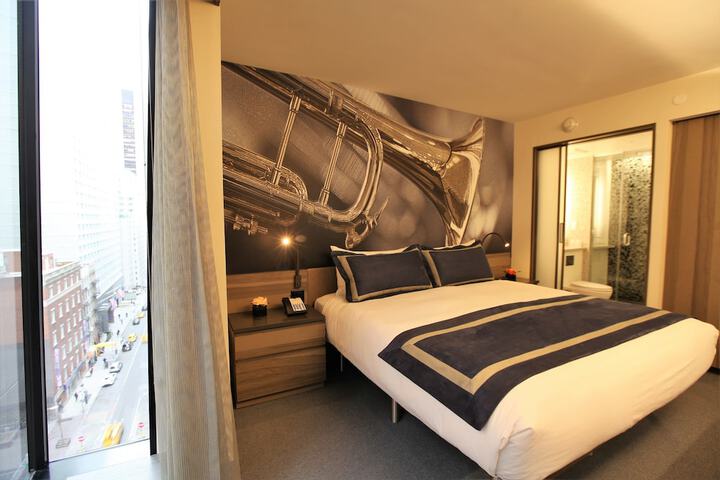 Room 25 of 59
