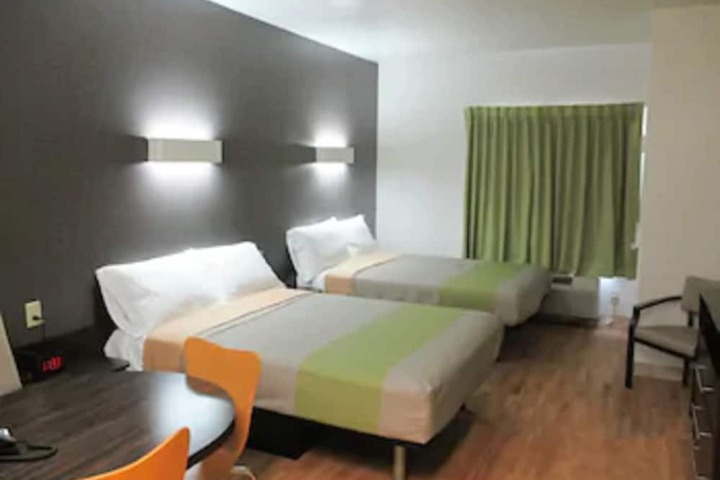 Room 35 of 38