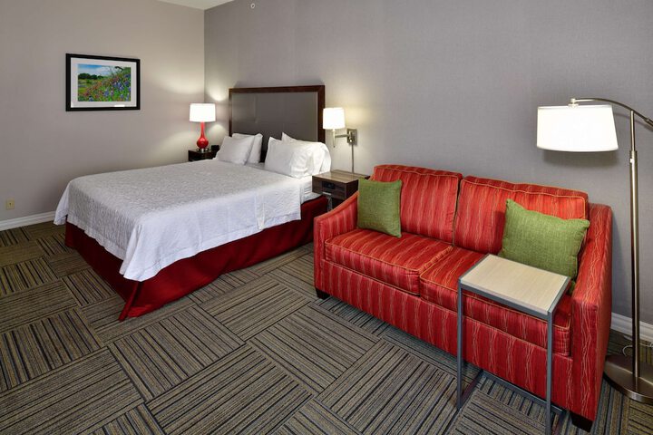 Hampton Inn & Suites Fredericksburg