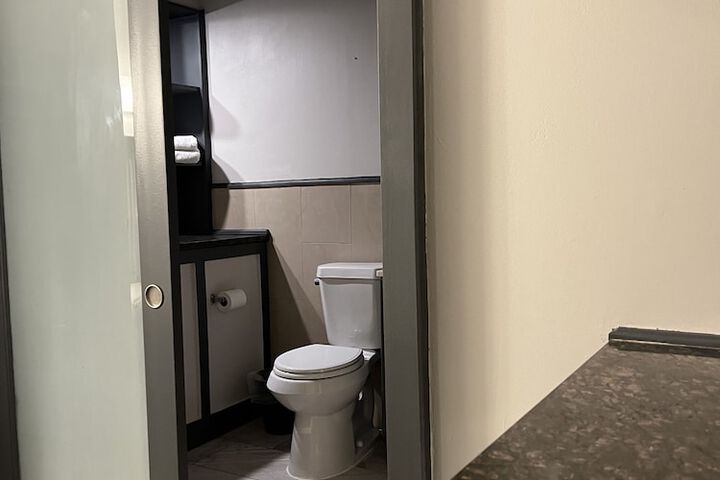 Room 47 of 62