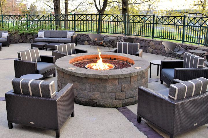 Courtyard by Marriott Boston Waltham