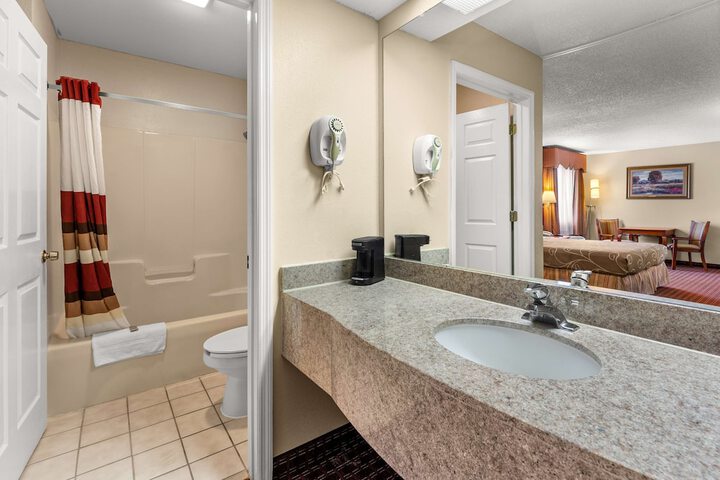 Americas Best Value Inn Montezuma