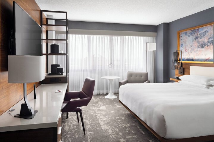 Room 12 of 38