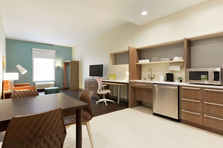 Room 11 of 38