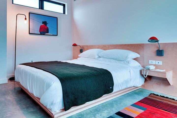 Room 14 of 32