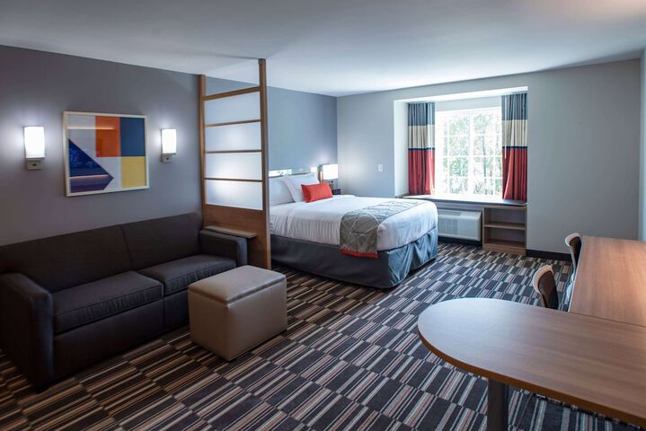 Room 28 of 38