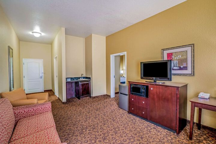 Room 10 of 33
