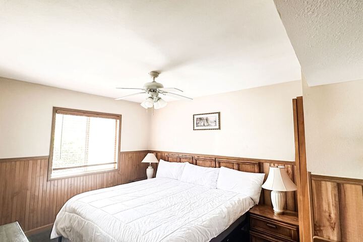 Room 156 of 299