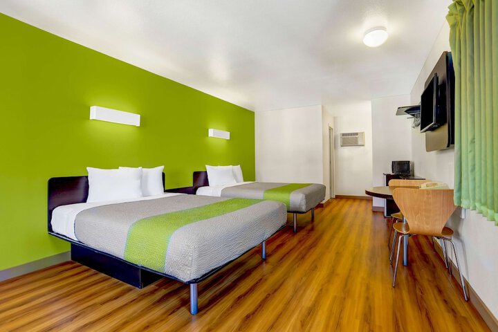Room 34 of 39