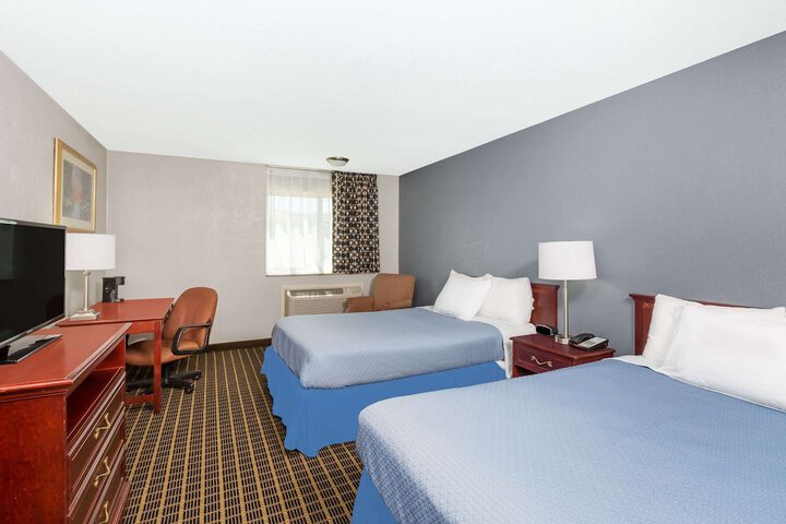 Room 10 of 21