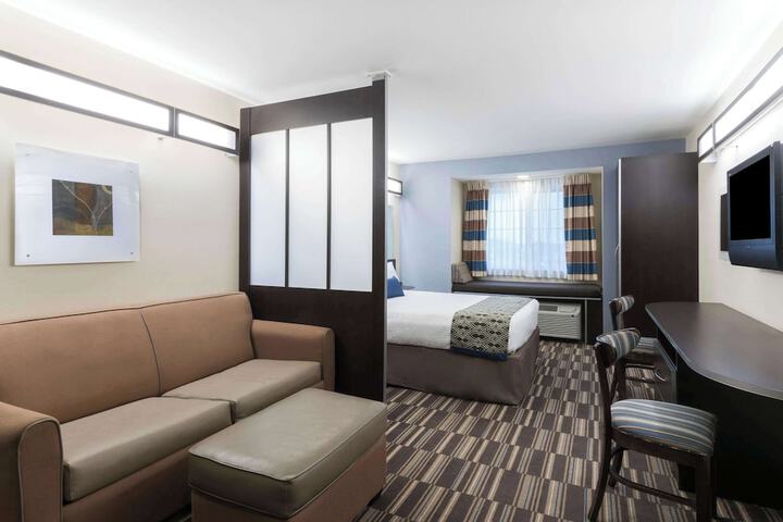 Room 11 of 23