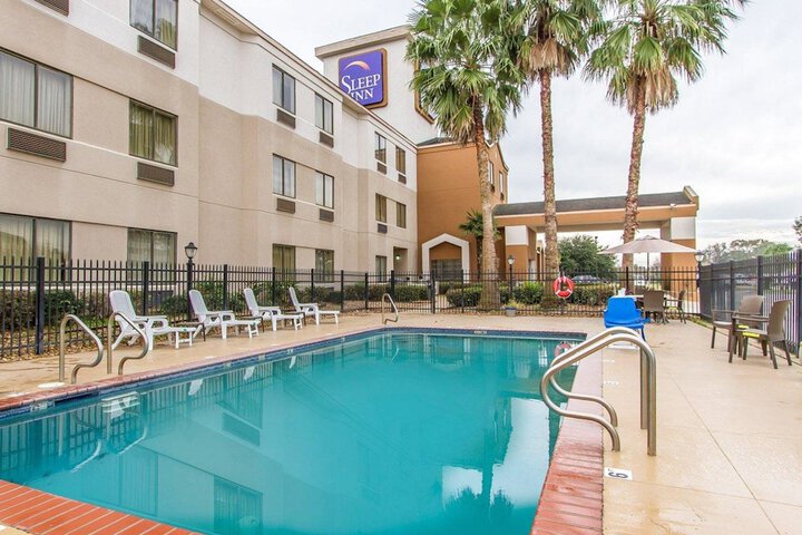 Pool 4 of 38