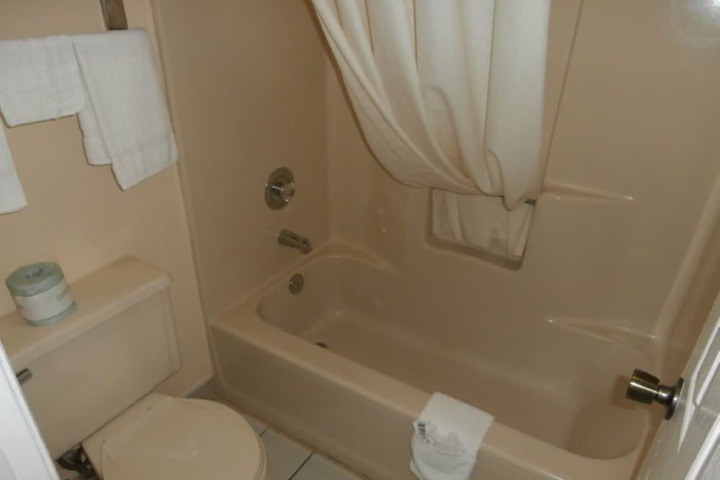 Room 16 of 33