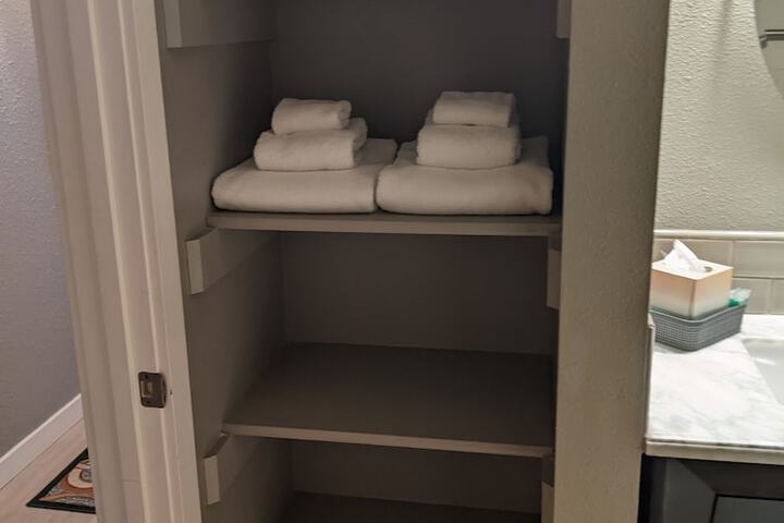 Room 35 of 43