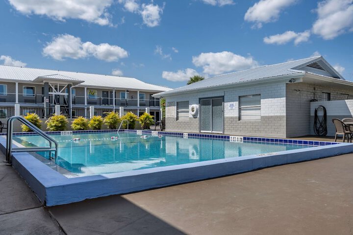 Pool 3 of 25