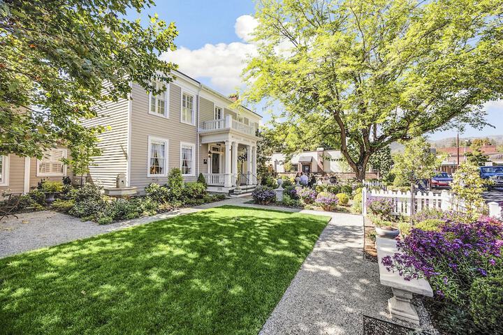 McCully House Inn