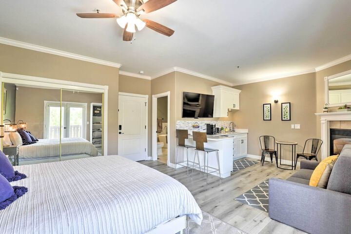 Peaceful Midway Studio w / Mountain + Golf Views!