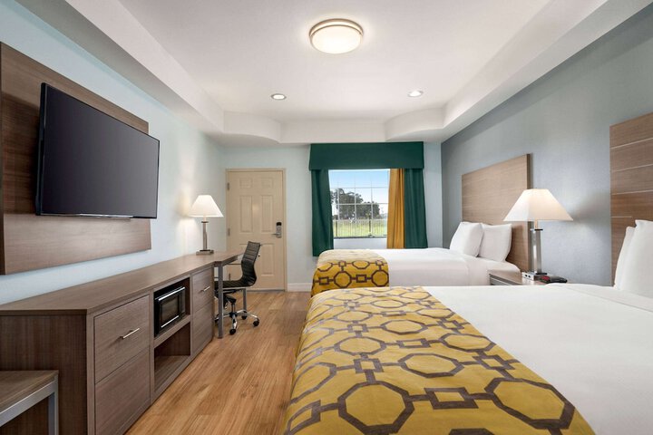 Room 17 of 36