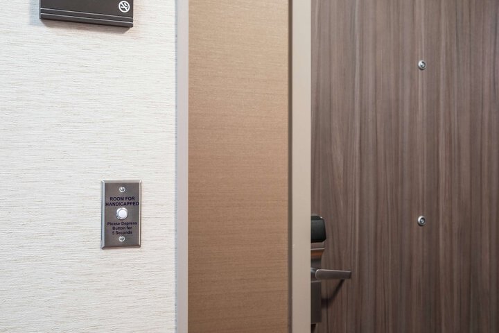 Room 8 of 60