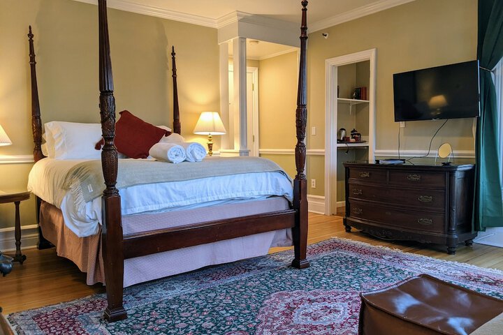 Room 122 of 239