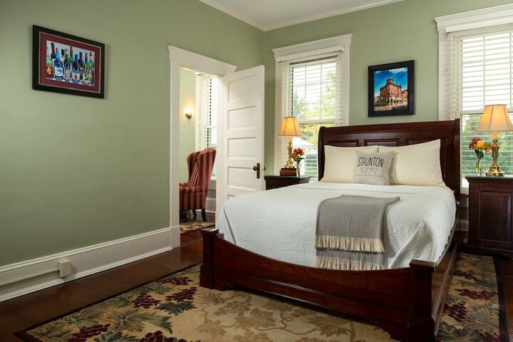 Room 21 of 46