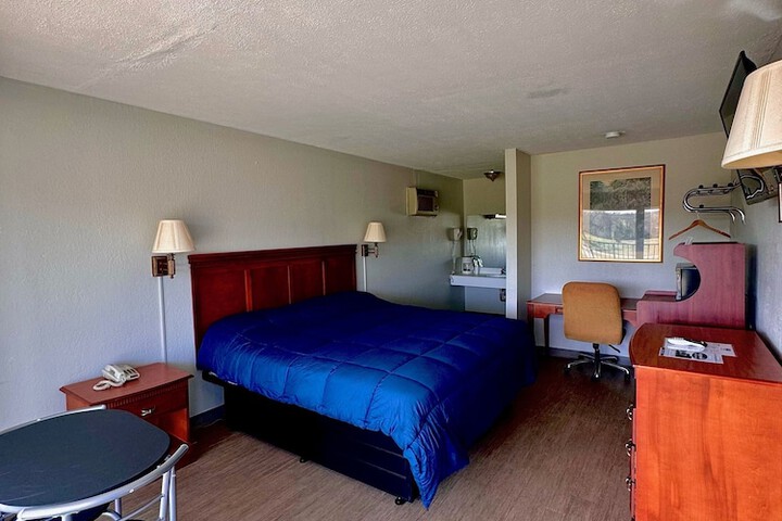 Room 25 of 42