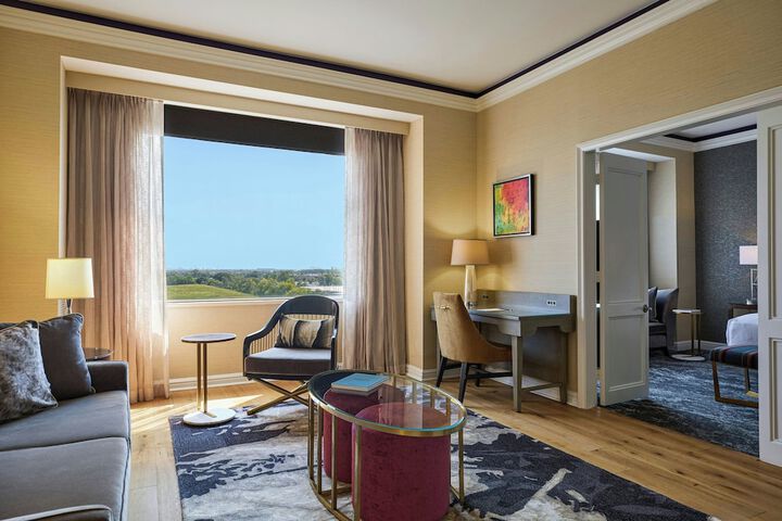 The Henry Hotel Autograph Collection