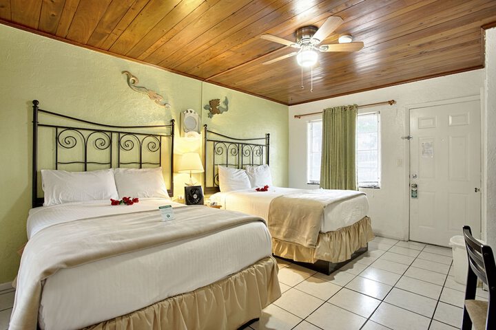 Room 10 of 43